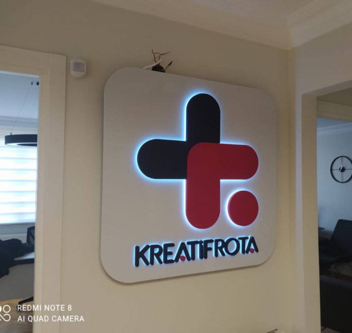 ofis içi kabartma harfli logo